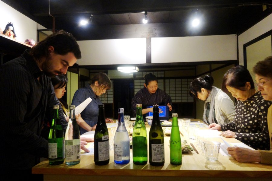 Mencicipi Sake di Kafu