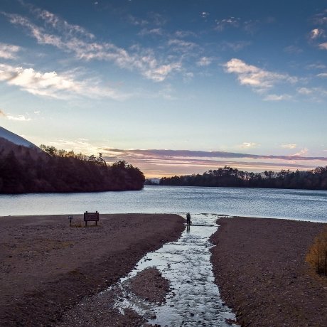 Kala Fajar di Danau Yunoko Kala Fajar di Danau Yunoko