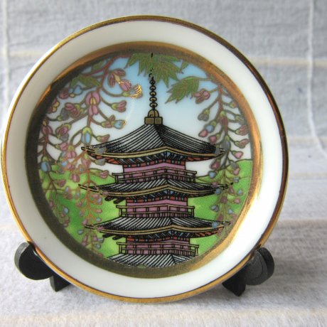 Cinderamata dari Jepang Cinderamata dari Jepang