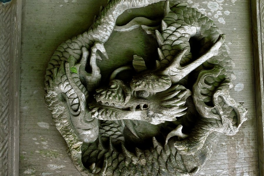 Naga-naga Gagah di Kuil Haruna