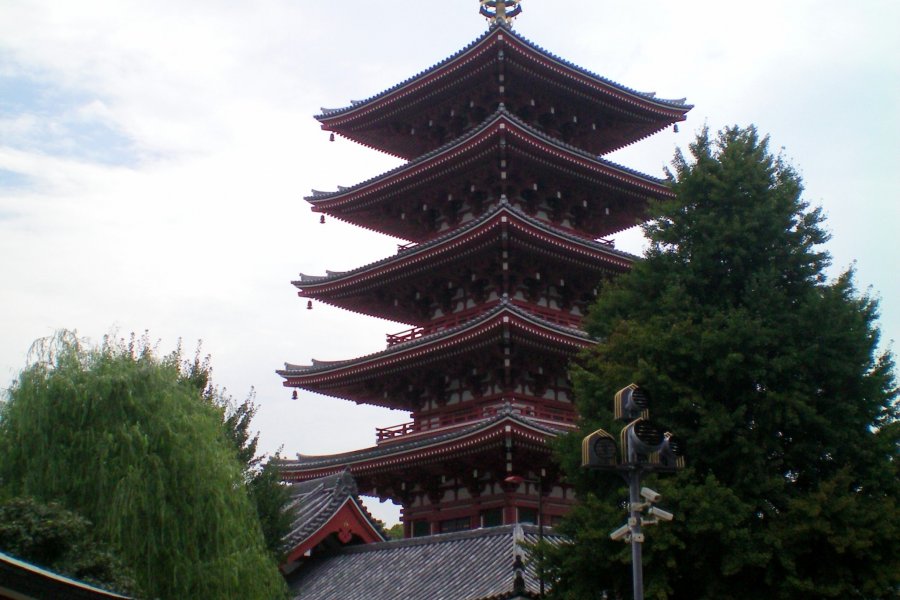 Pagoda Lima Lantai